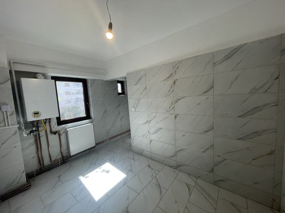 Apartament 5 Camere, Etaj 1, Zona Centrala