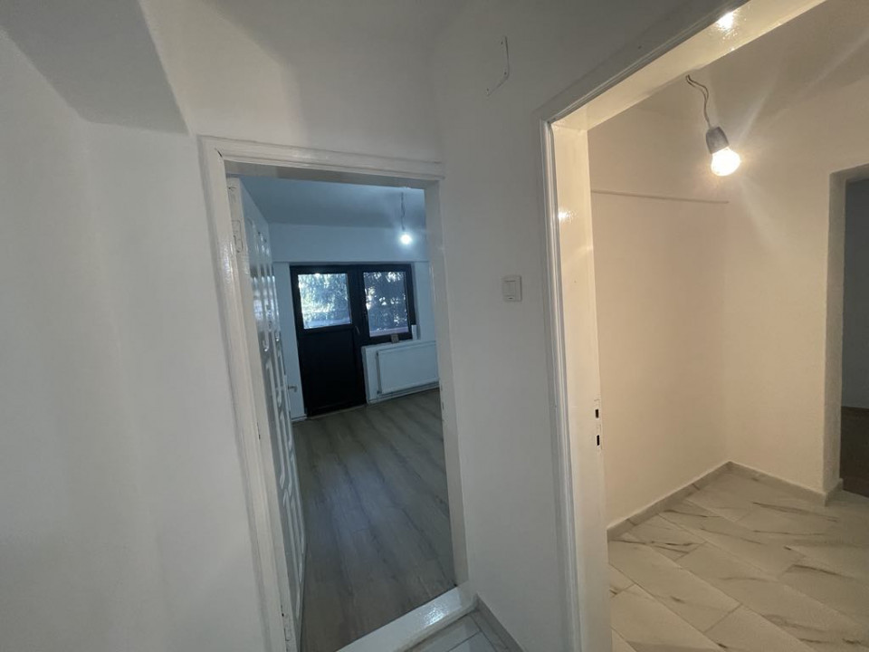 Apartament 5 Camere, Etaj 1, Zona Centrala