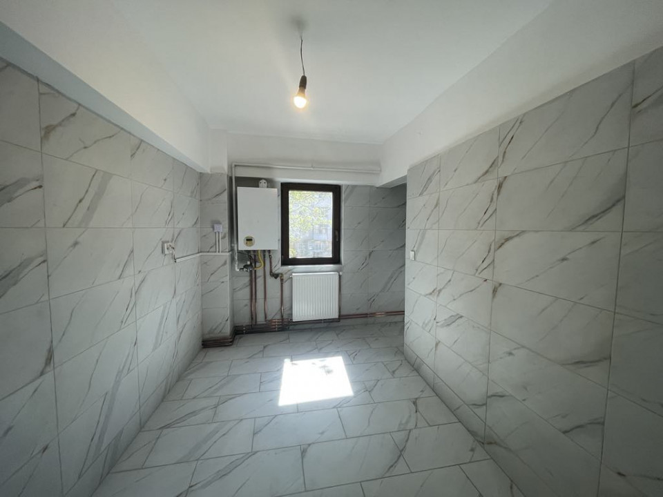 Apartament 5 Camere, Etaj 1, Zona Centrala