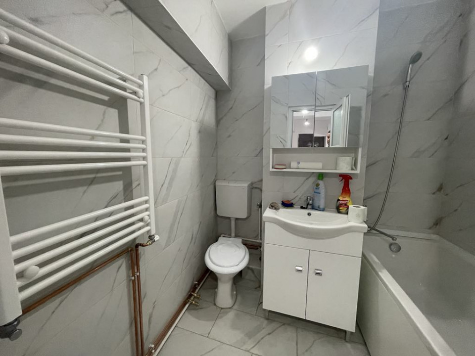 Apartament 5 Camere, Etaj 1, Zona Centrala