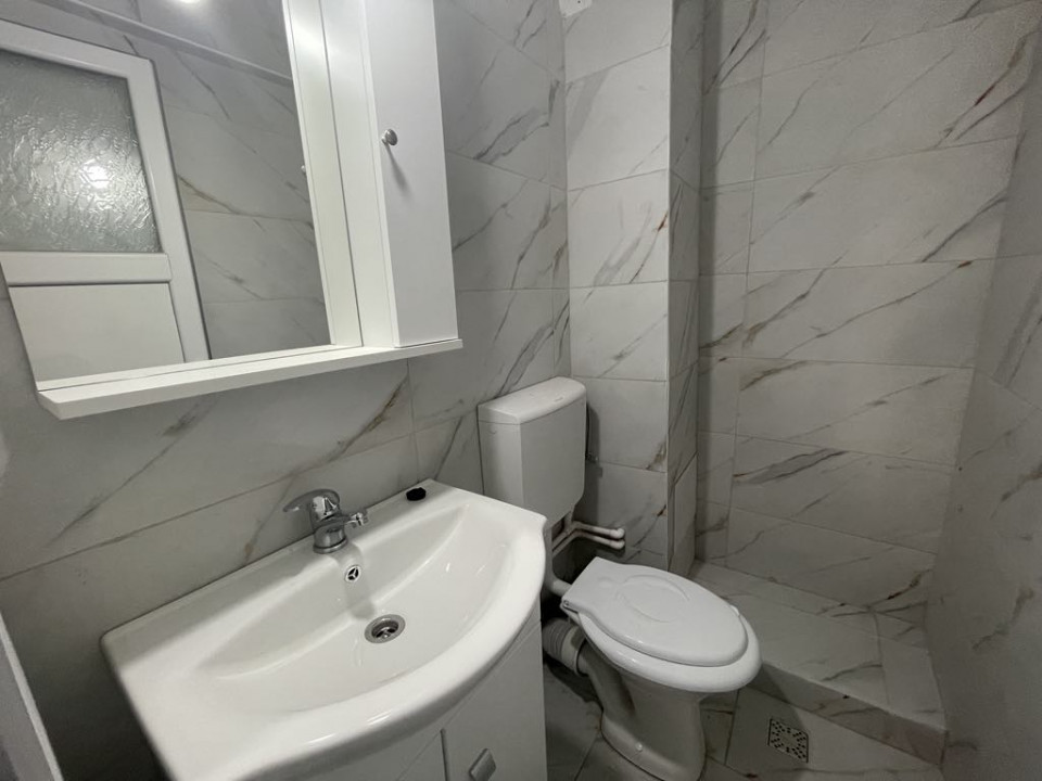 Apartament 5 Camere, Etaj 1, Zona Centrala