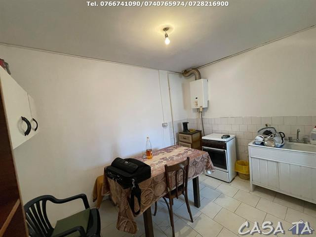 Casa + Spatiu Comercial, Targu Carbunesti