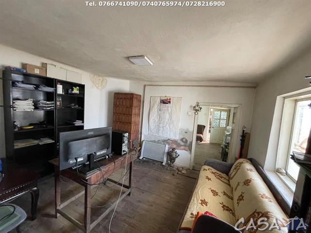Casa + Spatiu Comercial, Targu Carbunesti