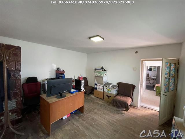 Casa + Spatiu Comercial, Targu Carbunesti