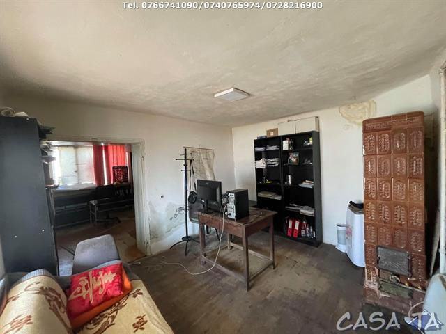 Casa + Spatiu Comercial, Targu Carbunesti