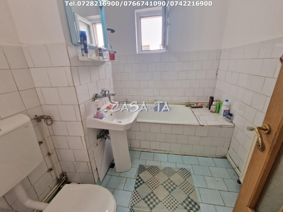 Apartament 4 camere, situat în Târgu Jiu, Str. 22 Decembrie 1989 