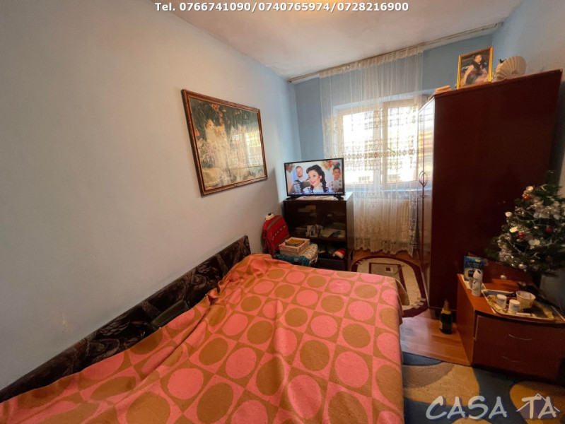 Apartament 3 Camere, Etaj 4 (acoperis), Strada Agriculturii