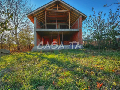 Casa situata în Lelești P+M (La Rosu)
