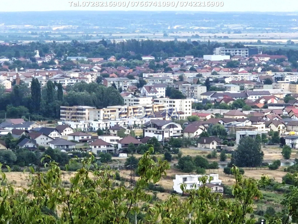 Teren Extravilan (11.464 mp),situat în Targu-Jiu, Str Ciresului
